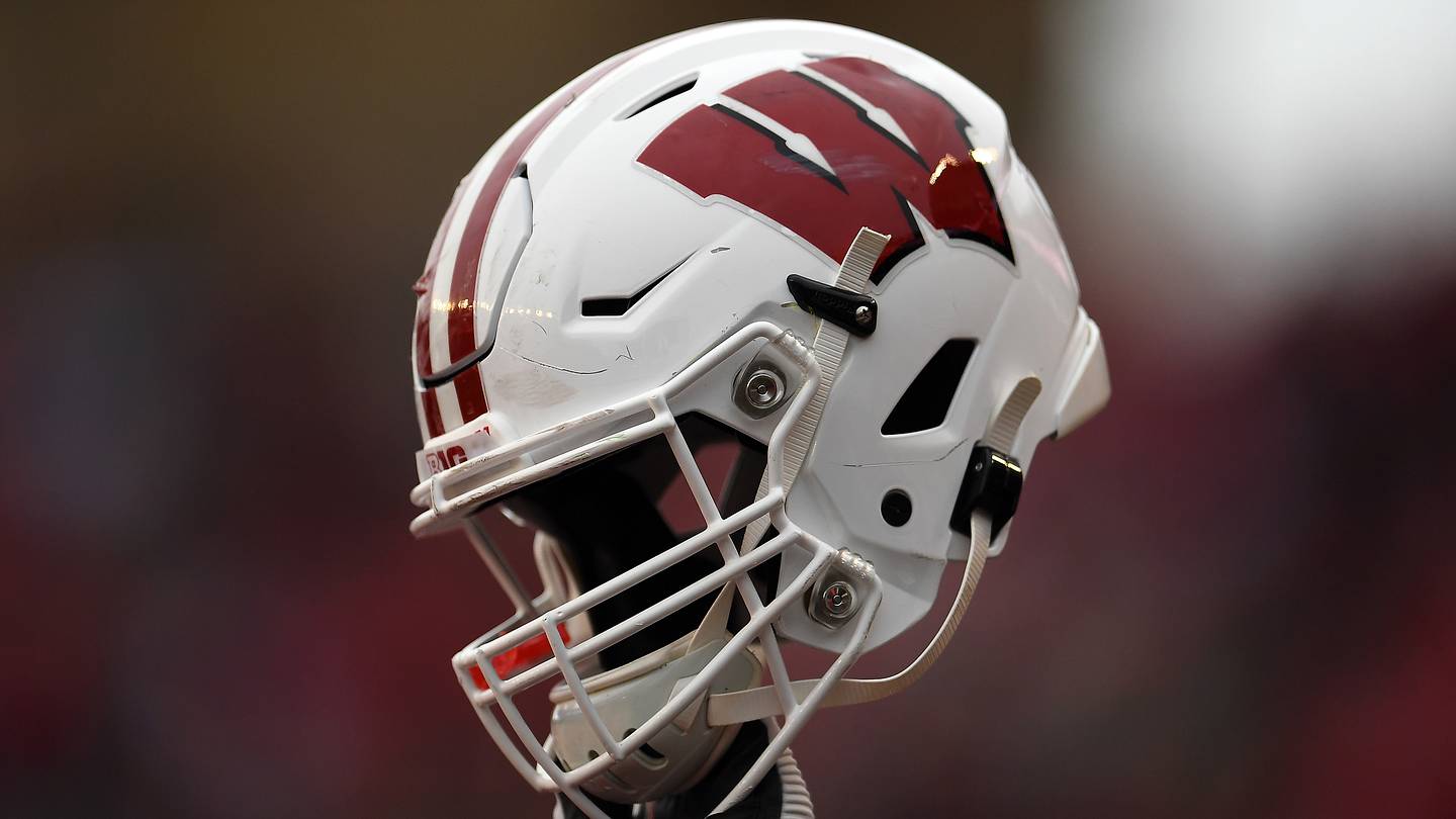 Badgers Land Three-Star Receiver as Latest Recruit - Vimarsana News