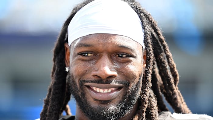 Sep 11, 2022; Charlotte, North Carolina, USA; Cleveland Browns defensive end Jadeveon Clowney (90)