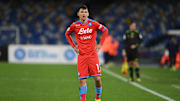 Chucky Lozano fue expulsado en la eliminación del Napoli en la Coppa Italia