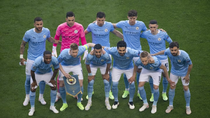 Kevin De Bruyne (nomor dua dari kiri bawah) menjadi pemain yang menempati posisi tertinggi dalam daftar gaji pemain Manchester City musim 2021/22 Kevin De Bruyne (nomor dua dari kiri bawah) menjadi pemain yang menempati posisi tertinggi dalam daftar gaji pemain Manchester City musim 2021/22