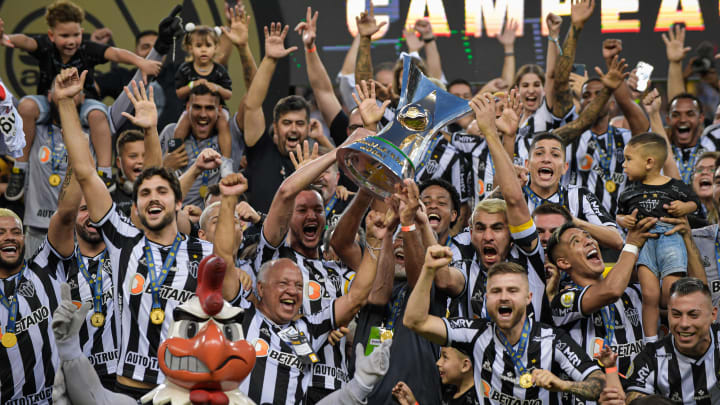 O Atlético-MG voltou a ganhar o Campeonato Brasileiro após 50 anos. 