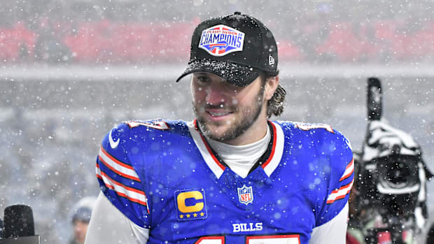 josh-allen-divison-champions-hat-buffalo-snow