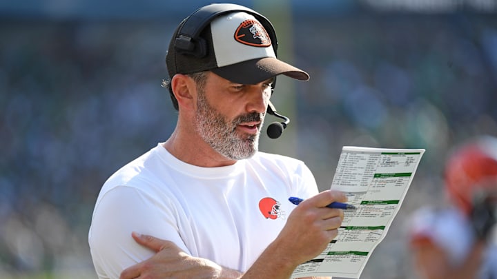 Oct 13, 2024; Philadelphia, Pennsylvania, USA; Cleveland Browns head coach Kevin Stefanski on the sidelines against the Philadelphia Eagles during the third quarter at Lincoln Financial Field. Mandatory Credit: Eric Hartline-Imagn Images