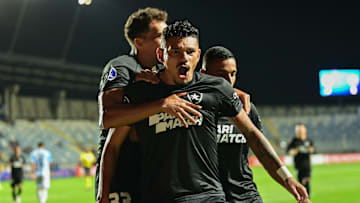 Tiquinho Soares teve grande atuação contra o Bahia