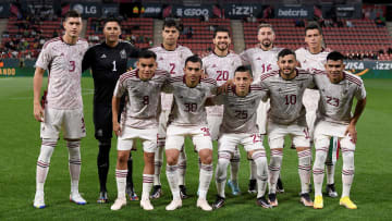 Jugadores de México previo al partido ante Irak.