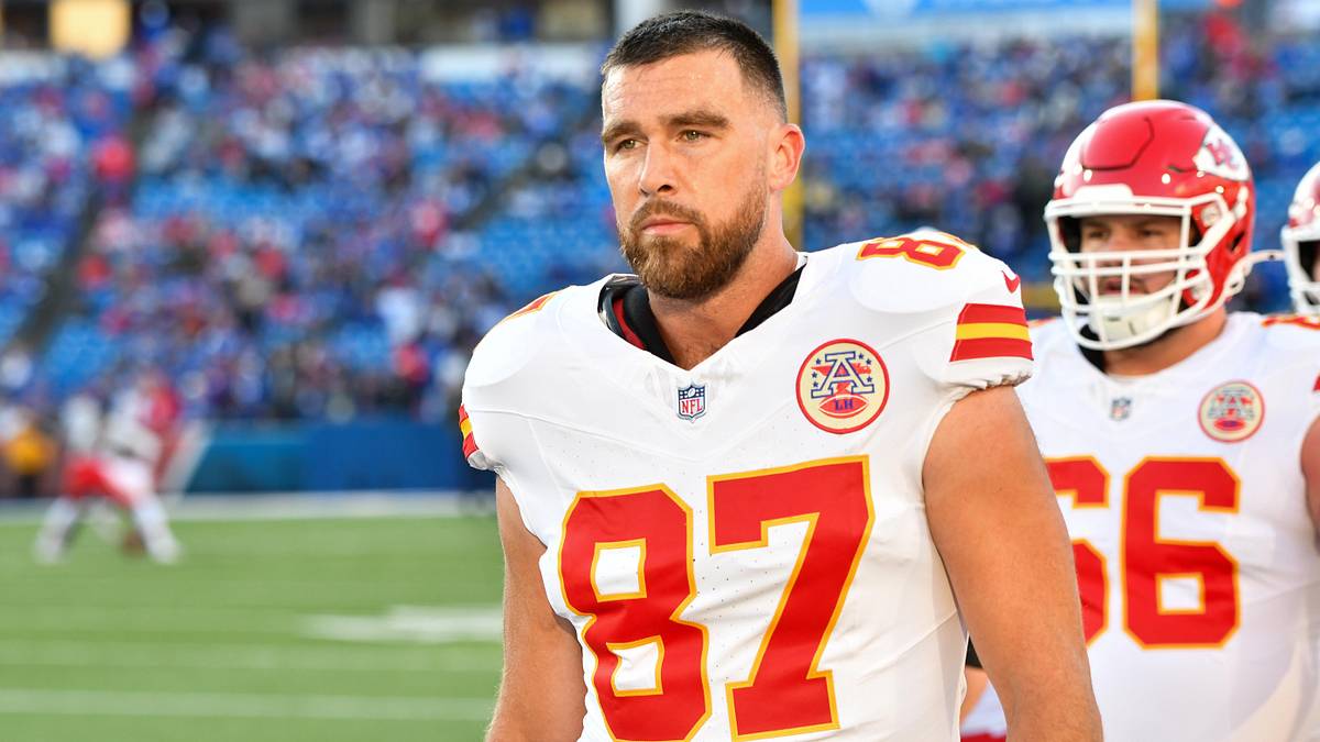 Bills safety Cole Bishop's vicious hit sends Chiefs TE Travis Kelce to  locker room