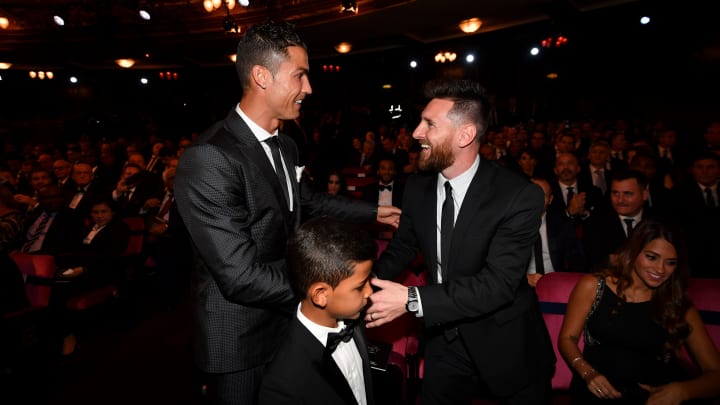 Messi e Cristiano Ronaldo ocupam as duas primeiras posições Messi e Cristiano Ronaldo ocupam as duas primeiras posições