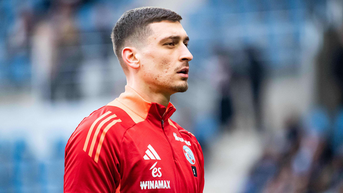 Chelsea Sell Goalkeeper Petrović to Bournemouth for £25 Million