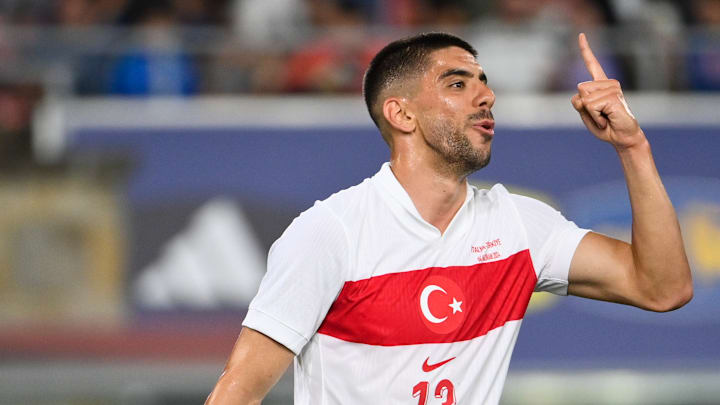 Cenk Özkacar ist neunfacher Nationalspieler der Türkei Cenk Özkacar ist neunfacher Nationalspieler der Türkei