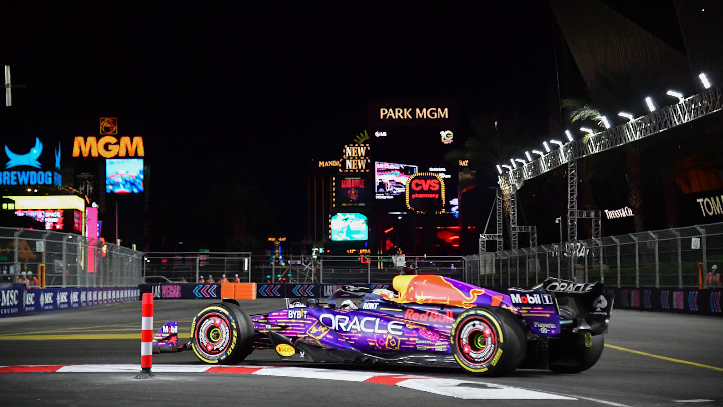 から厳選した F1 News: Las Vegas GP All Set For Insane Celebration For Max ミニカー