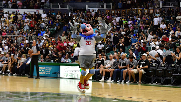 Los Angeles Clippers mascot Chuck the Condor