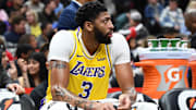 Anthony Davis se lesionó la rodilla ante Timberwolves