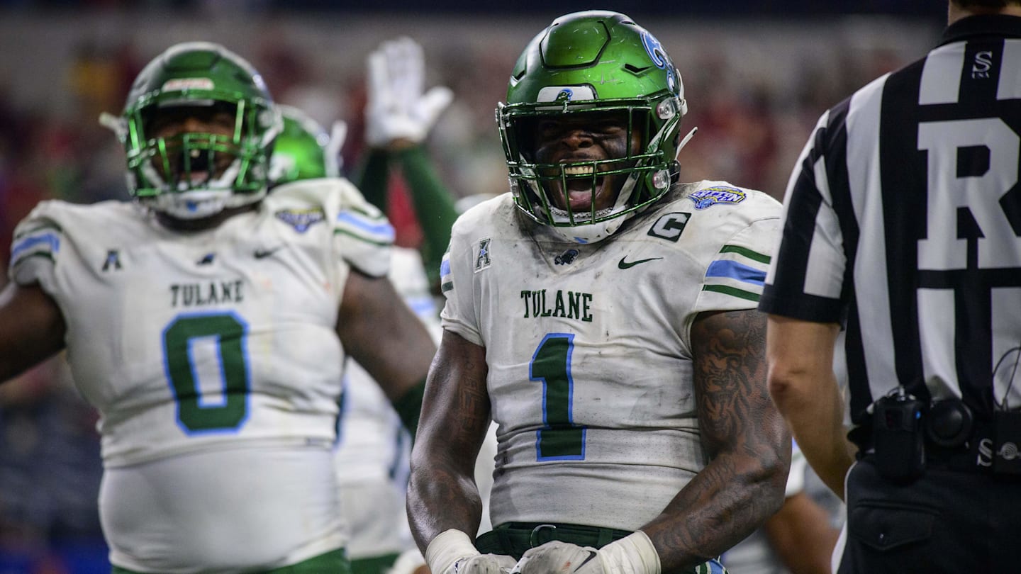 Former Tulane Football Star Signs CFL Extension After Most Outstanding Rookie Honors