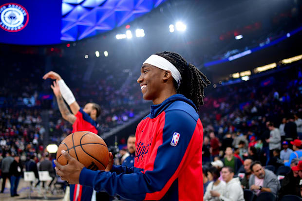 Los Angeles Clippers Guard Térance Mann (14) 