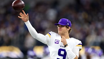 Minnesota Vikings v Los Angeles Chargers