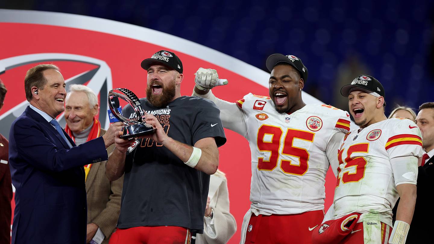 KC Chiefs officially sign Chris Jones to record-setting contract - Vimarsana News