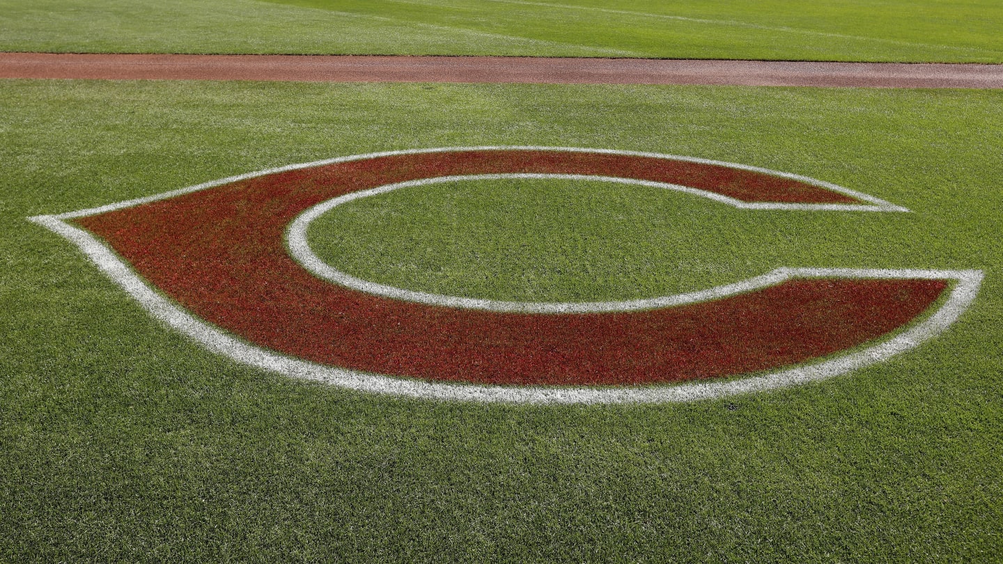 When did the Cincinnati Reds start playing baseball?