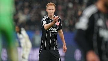 Hugo Larsson ist aus dem Mittelfeld von Eintracht Frankfurt eigentlich nicht wegzudenken
