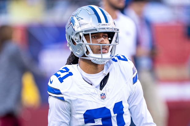 Dallas Cowboys cornerback Stephon Gilmore warms up before the game against the San Francisco 49ers at Levi's Stadium.
