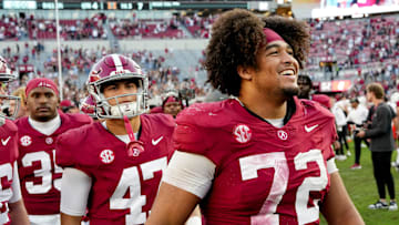 Alabama Crimson Tide offensive lineman Parker Brailsford (72)