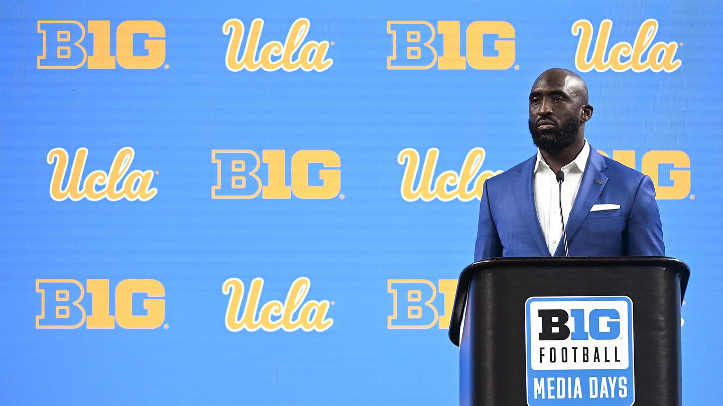 UCLA Football: Bruins Offer 4-Star OL