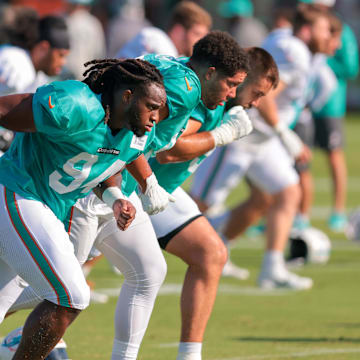 Miami Dolphins defensive tackle Jordan Phillips (94). Mandatory Credit: Sam Navarro-Imagn Images