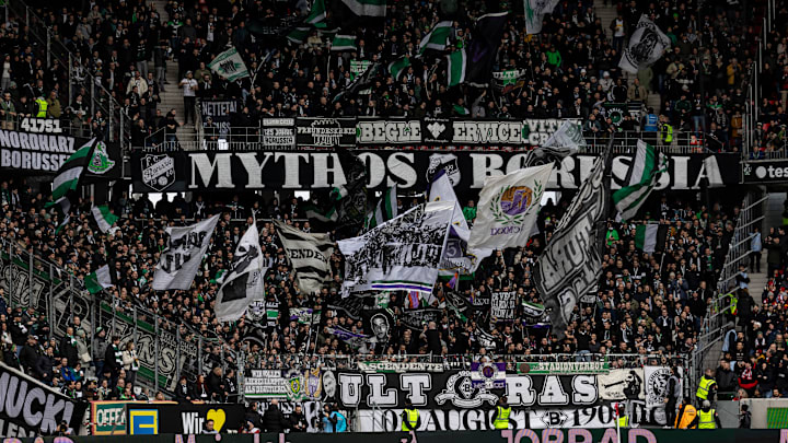 Die Gladbach-Fankurve vor der Niederlage in Freiburg