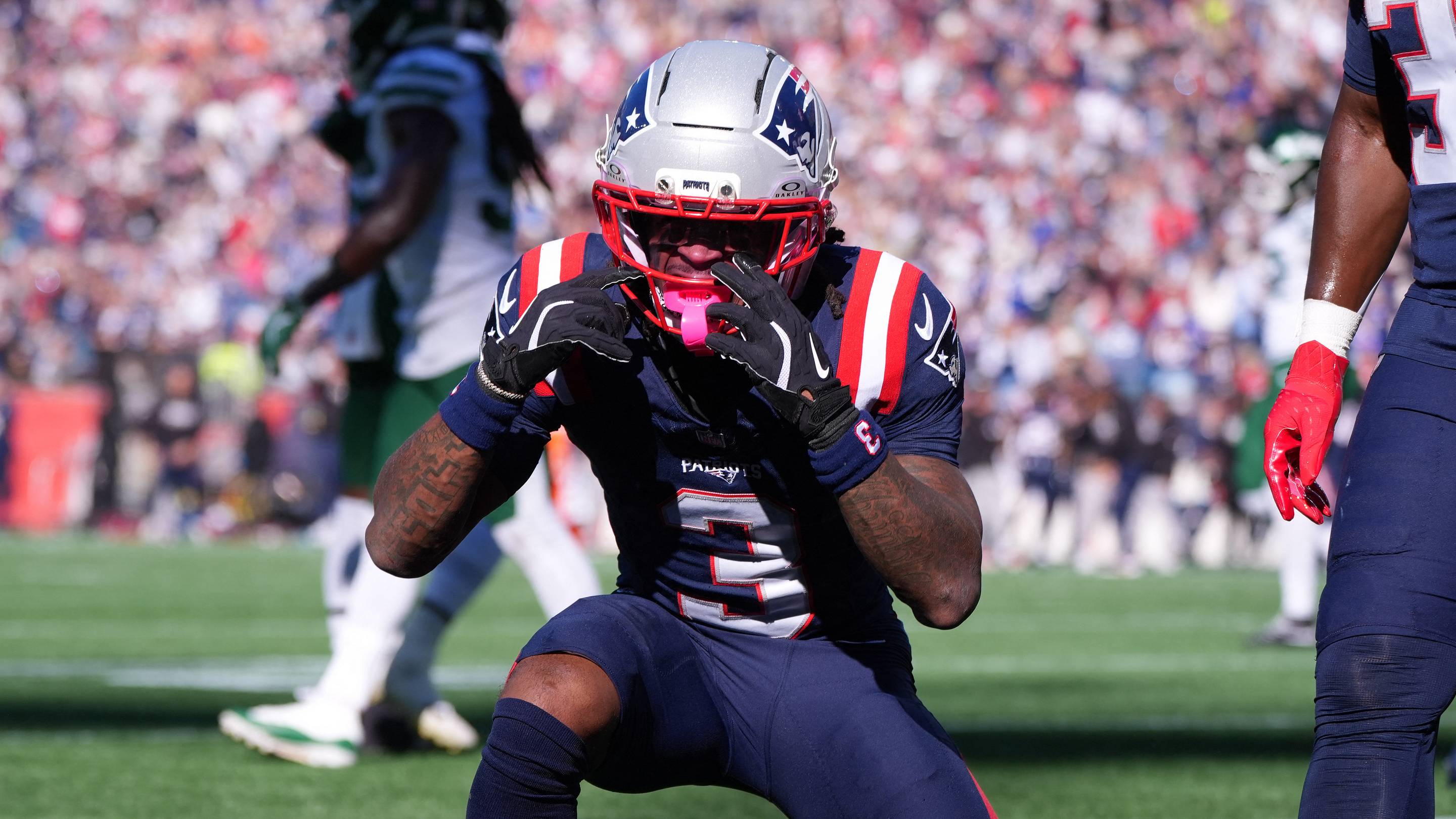 Assessing Patriots' WR Situation Post-Romeo Doubs Injury: Who Steps Up?
