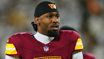 Washington Commanders cornerback Trey Amos