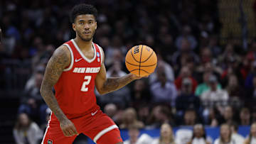 New Mexico Lobos guard Donovan Dent (2)