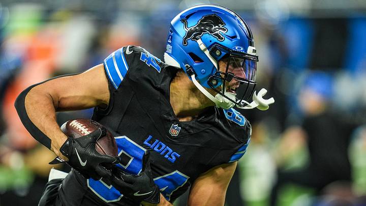 Tight end Shane Zylstra