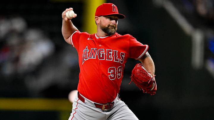 Jul 9, 2026; Arlington, Texas, USA; Los Angeles Angels relief pitcher Kirby Yates (39) pitches against the Texas Rangers during the ninth inning at Globe Life Field. Mandatory Credit: Jerome Miron-Imagn Images