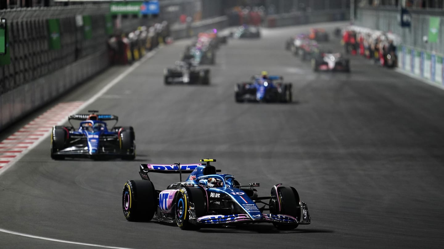 F1 Insider arroja luz sobre el papel de Briatore en la política alpina mientras el equipo presenta un nuevo director