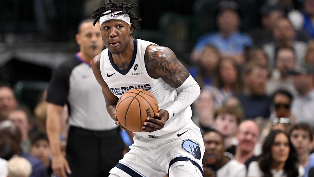 Feb 27, 2026; Dallas, Texas, USA; Memphis Grizzlies forward GG Jackson (45) controls the ball during the second quarter against the Dallas Mavericks at the American Airlines Center. Mandatory Credit: Jerome Miron-Imagn Images