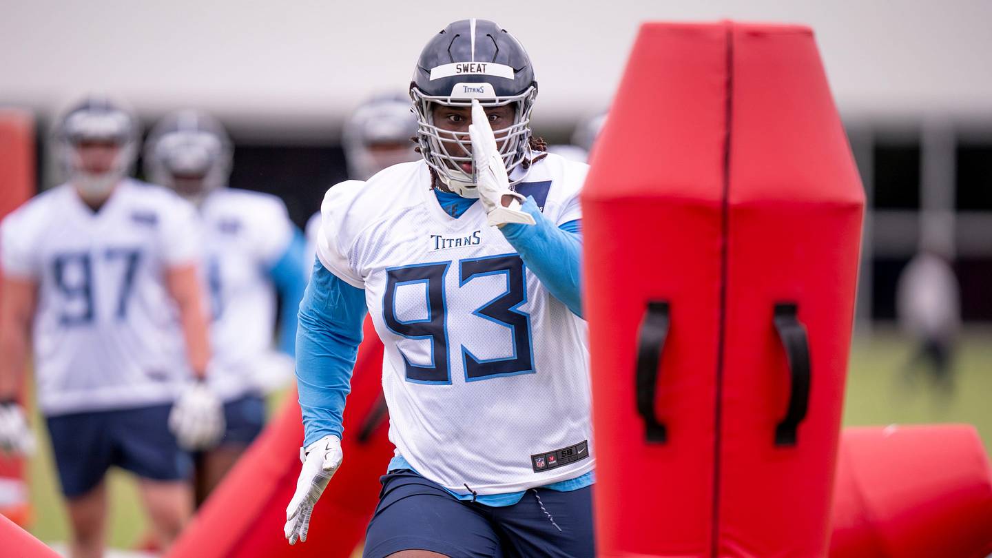 Tennessee Titans Get Positive News on T'Vondre Sweat Injury - Vimarsana News