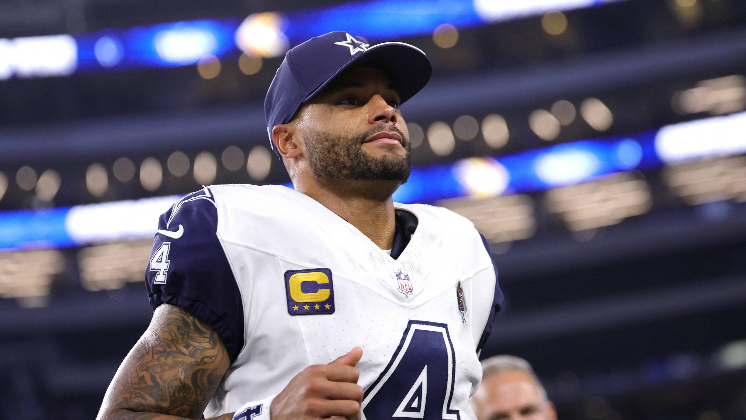 Tom Brady Praises Dak Prescott With Viral NSFW Call During Record-Breaking Game