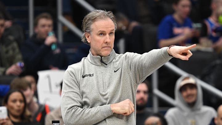 Feb 3, 2026; Washington, District of Columbia, USA; Washington Wizards head coach Brian Keefe points from the bench during a game against the New York Knicks during the first quarter at Capital One Arena. Mandatory Credit: Rafael Suanes-Imagn Images