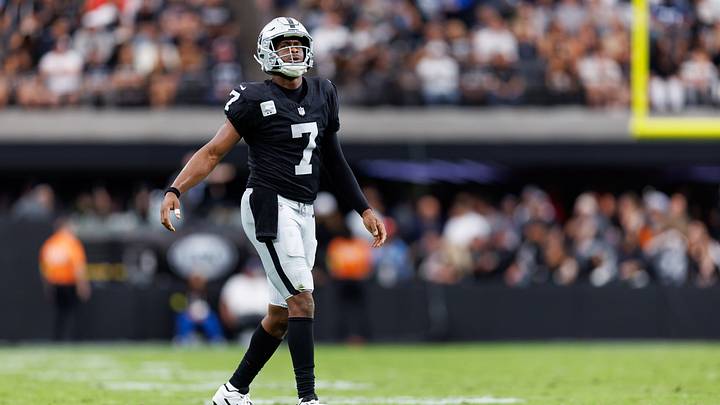 Tennessee Titans v Las Vegas Raiders