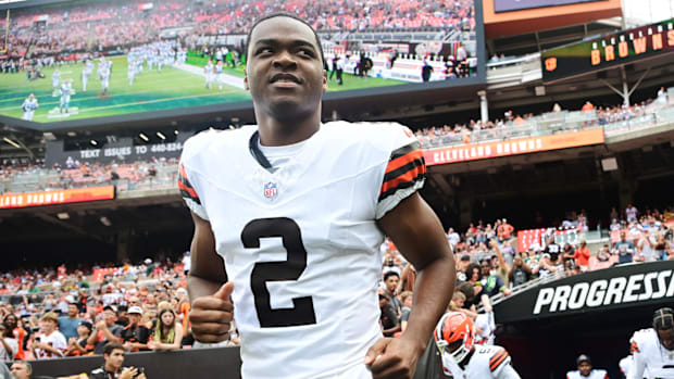 Cleveland Browns wide receiver Amari Cooper (2) before the game against the Green Bay Packers at Cleveland Browns Stadium