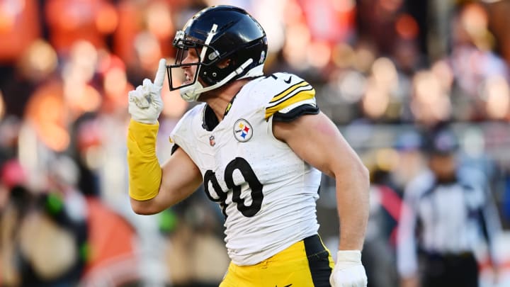 Nov 19, 2023; Cleveland, Ohio, USA; Pittsburgh Steelers linebacker T.J. Watt (90) celebrates after a sack during the second half against the Cleveland Browns at Cleveland Browns Stadium. Mandatory Credit: Ken Blaze-USA TODAY Sports
