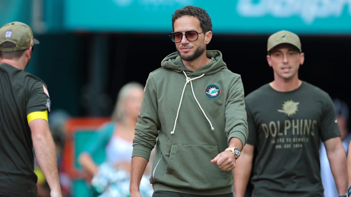 Sean McDermott accused “Dolphins being favored by the referee,” Mike McDaniel slammed his hand on the table, his voice harsh. Don't call it favoritism. Call it effort! The press room was in chaos, security had to intervene. Tua just turned his back and....-thanhhoa