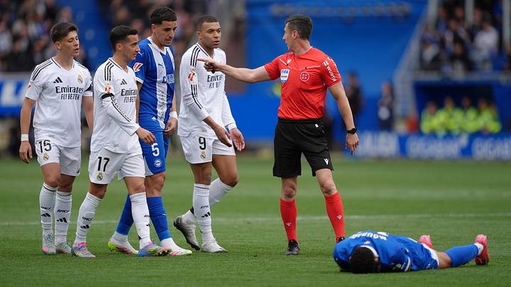 Deportivo Alaves v Real Madrid CF - La Liga EA Sports