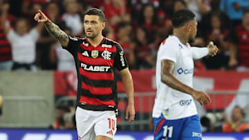 Arrascaeta faz temporada exuberante pelo Flamengo