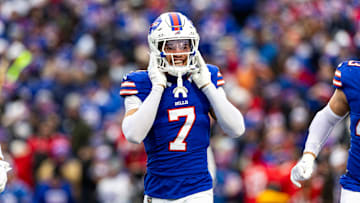 New England Patriots v Buffalo Bills