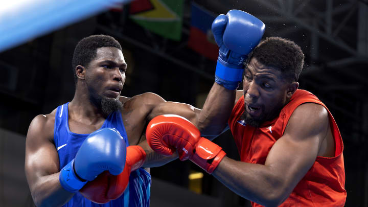 American super heavyweight Joshua Edwards (left) 