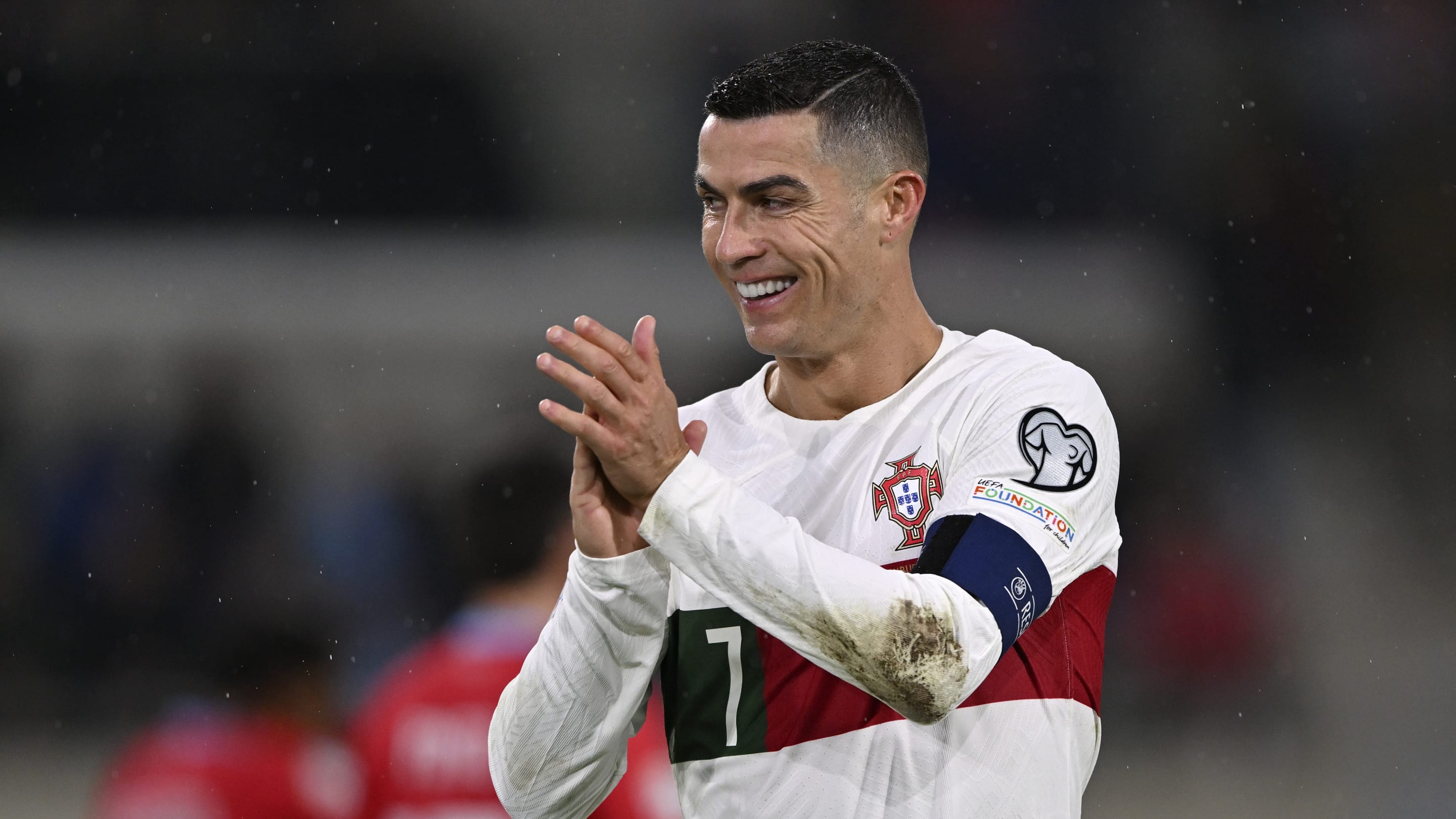 La nouvelle célébration "sleeping siu" de Cristiano Ronaldo enflamme Twitter