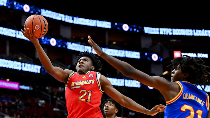 Apr 2, 2024; Houston, TX, USA; McDonald's All American West guard Karter Knox (21) shoots around Apr 2, 2024; Houston, TX, USA; McDonald's All American West guard Karter Knox (21) shoots around