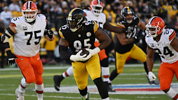 Cleveland Browns v Pittsburgh Steelers