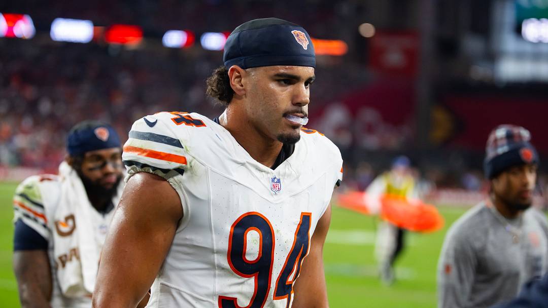 Chicago Bears defensive end Austin Booker against the Arizona Cardinals. Mandatory Credit: Mark J. Rebilas-Imagn Images Chicago Bears defensive end Austin Booker against the Arizona Cardinals. Mandatory Credit: Mark J. Rebilas-Imagn Images