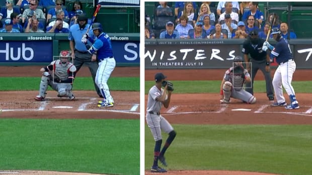 Salvador Perez's batting stance.